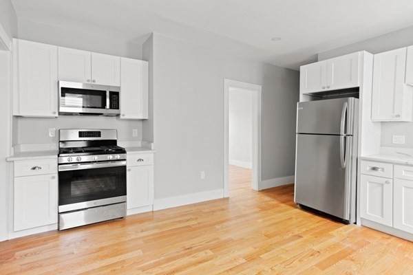 426 Bowdoin St - Photo 1