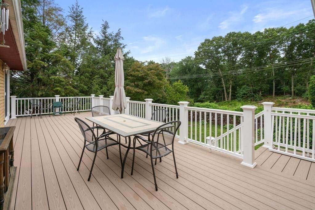 54 Windsor St - Photo 1