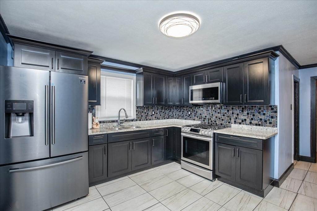 169 Hichborn St - Photo 1