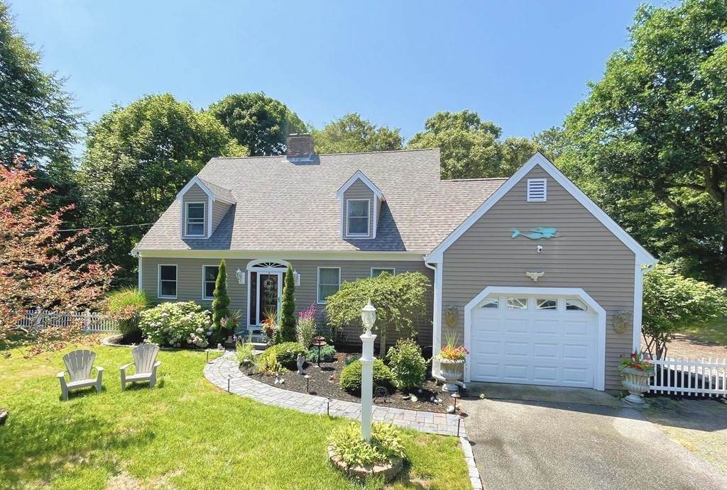 136 Harwich Rd - Photo 1