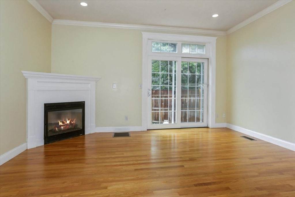 894 Main St - Photo 1