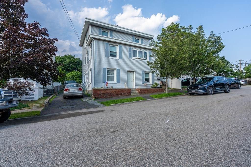 136 Ocean Ave West - Photo 1