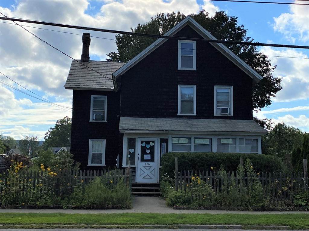 220 Chapman - Photo 1