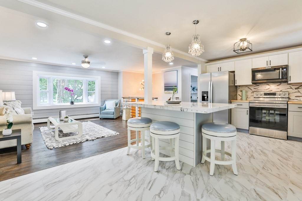 8 Justin Ave - Photo 1