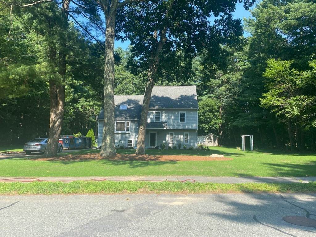 275 Edgewater Dr - Photo 1
