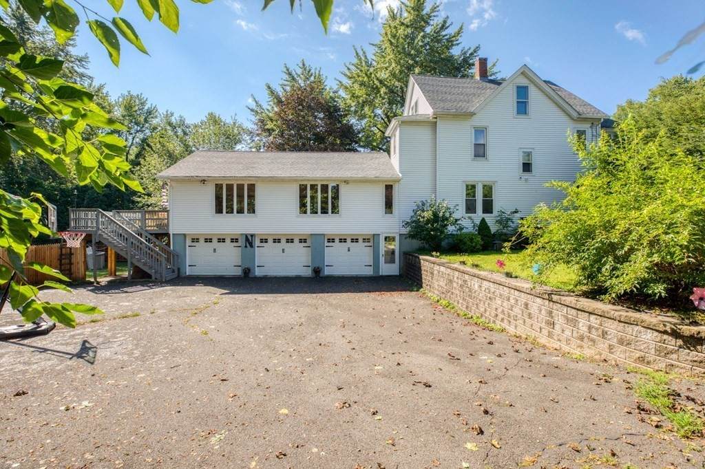 1031 Main St - Photo 1