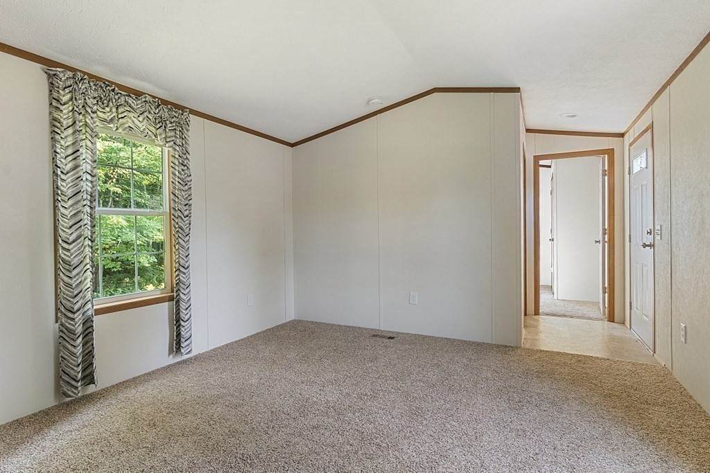 194 Lafayette Rd - Photo 1