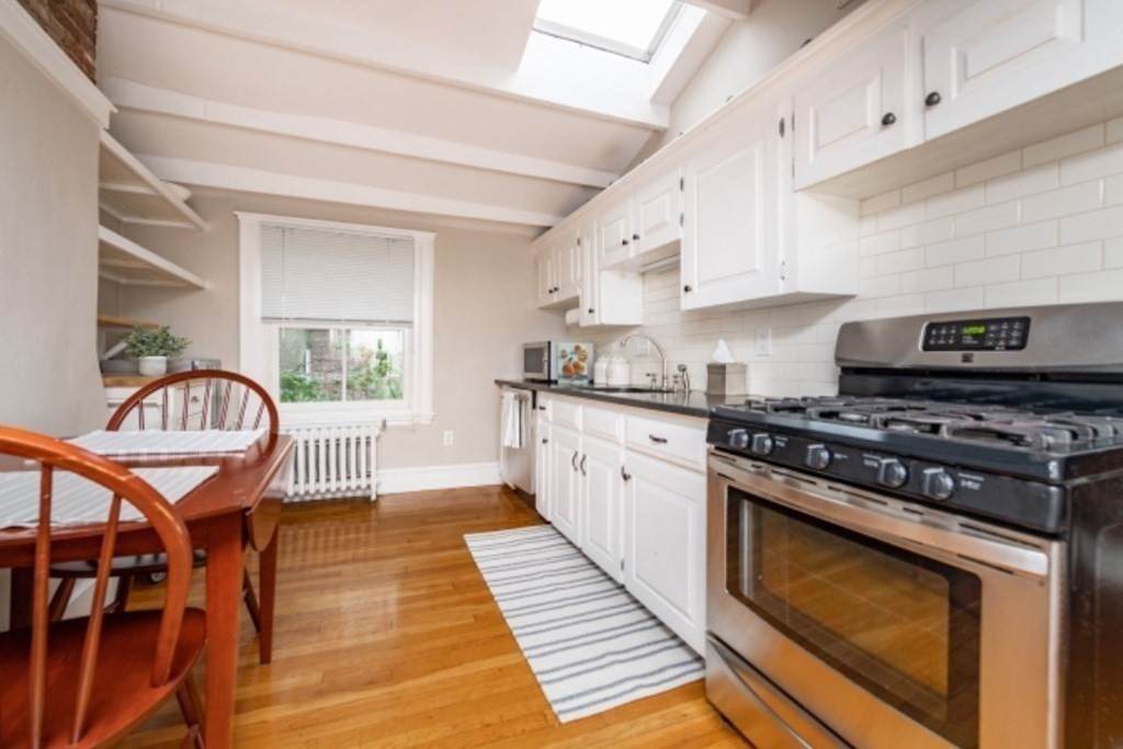 20 Joy St - Photo 1