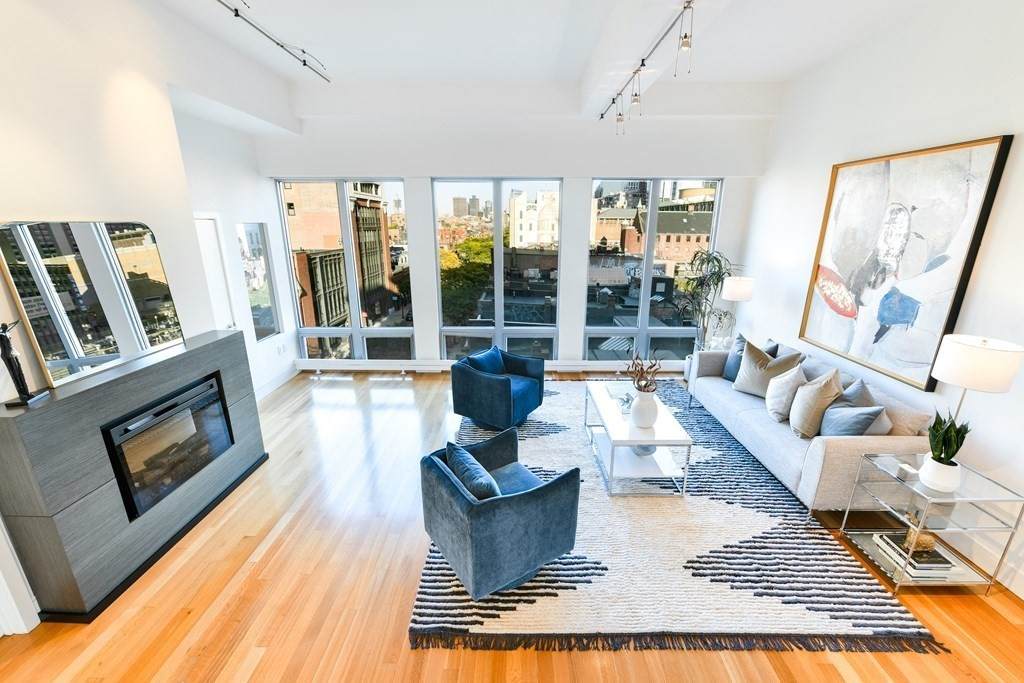 360 Newbury St - Photo 1