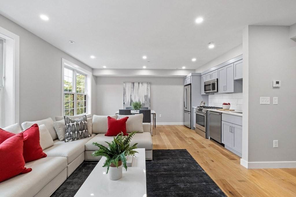 10-16 Everett Street - Photo 1