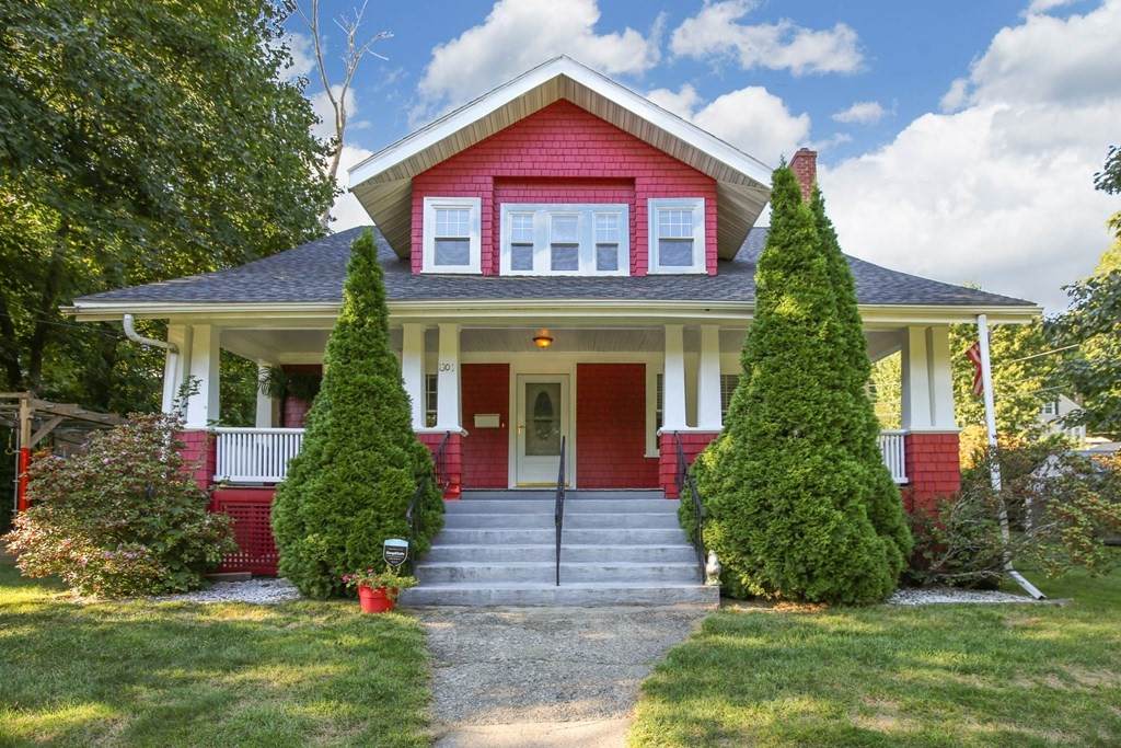 1301 Pleasant St - Photo 1