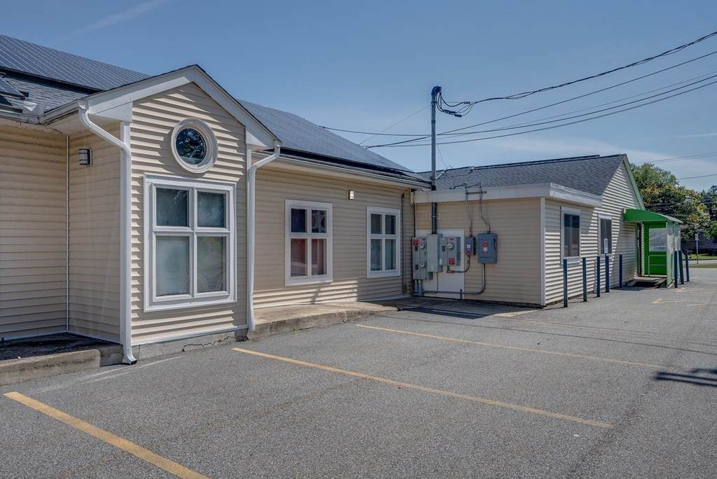 170 Pleasant St - Photo 1
