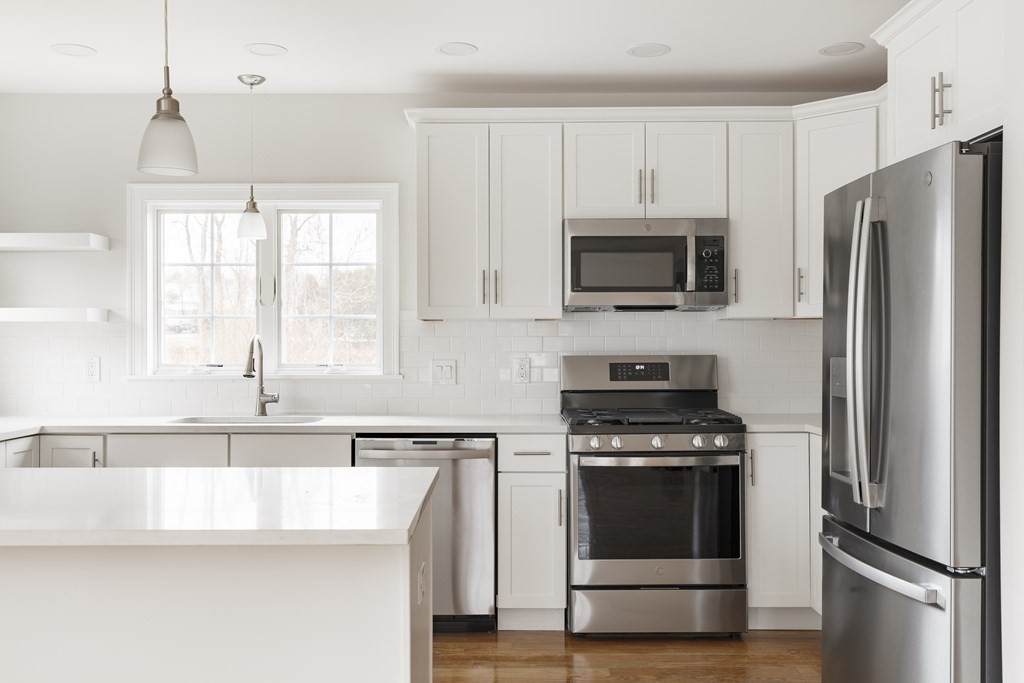9 Elbridge Ln - Photo 1