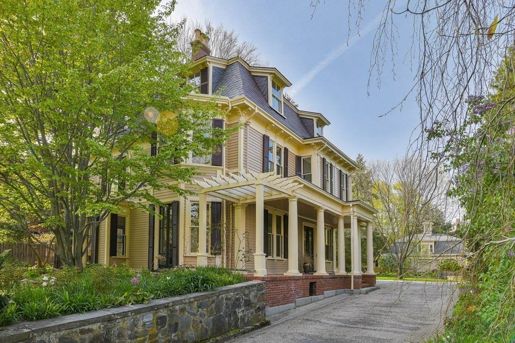 165 Brattle Street - Photo 1