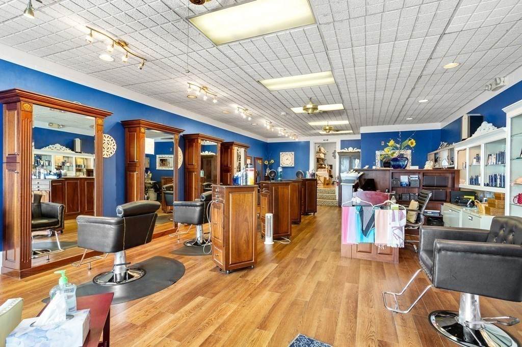 421 Main St - Photo 1