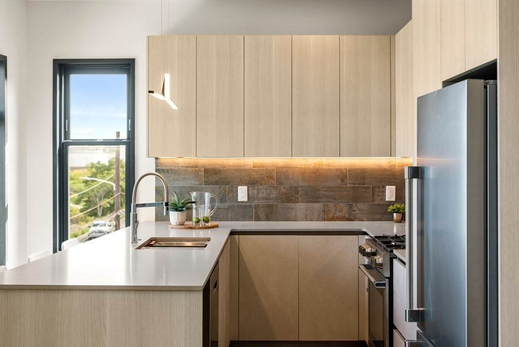 211 Condor Street - Photo 1