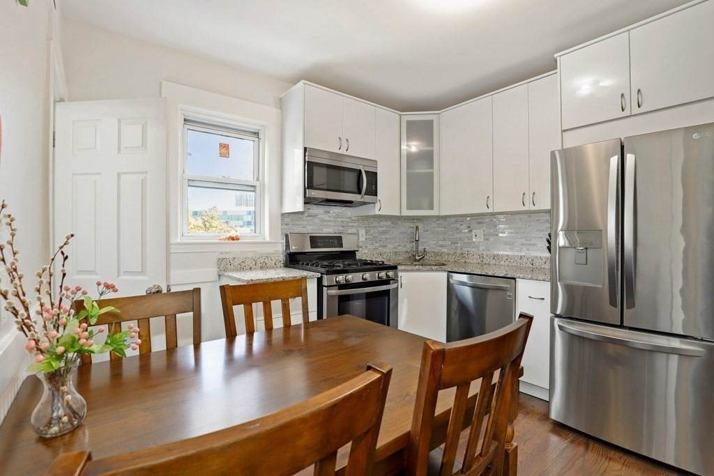 20-22 Connecticut Ave - Photo 1