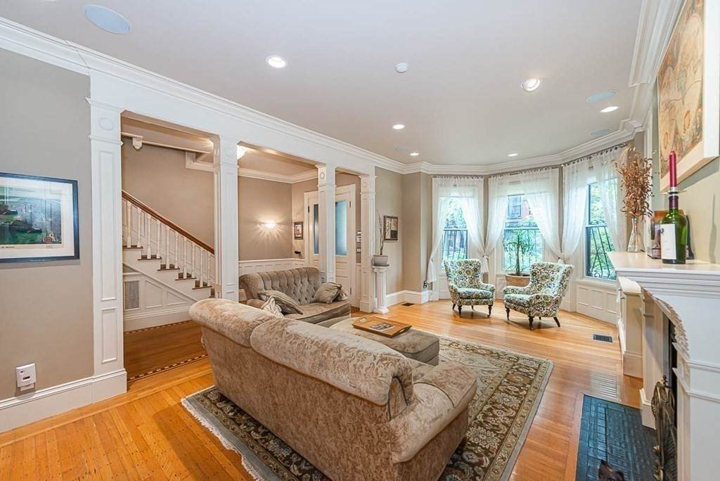 434 Marlborough St - Photo 1