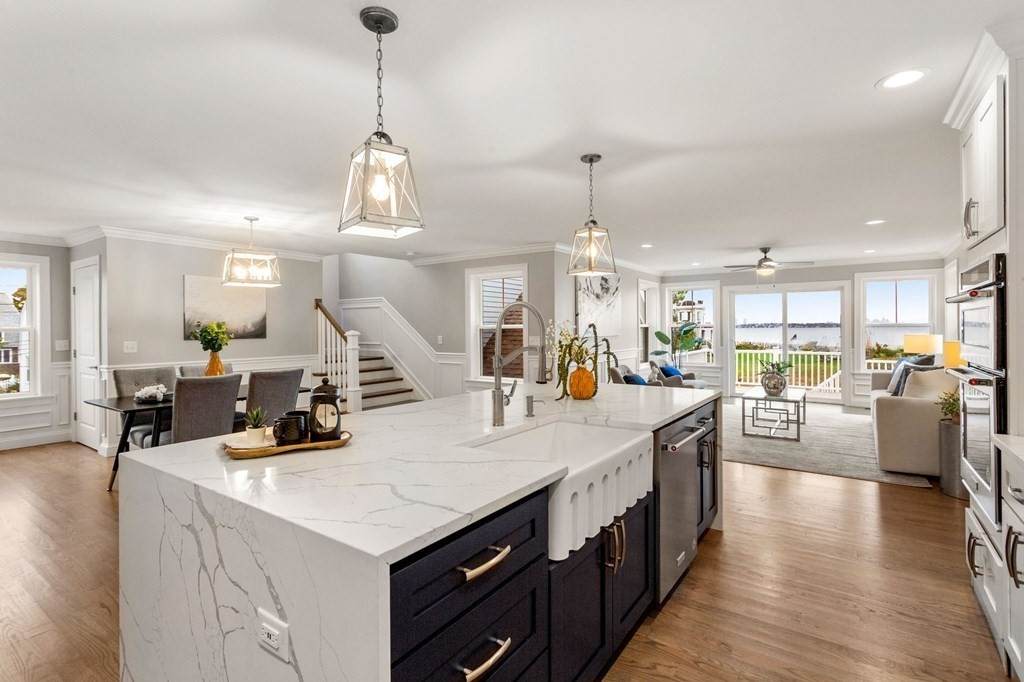 8 Shoreside - Photo 1