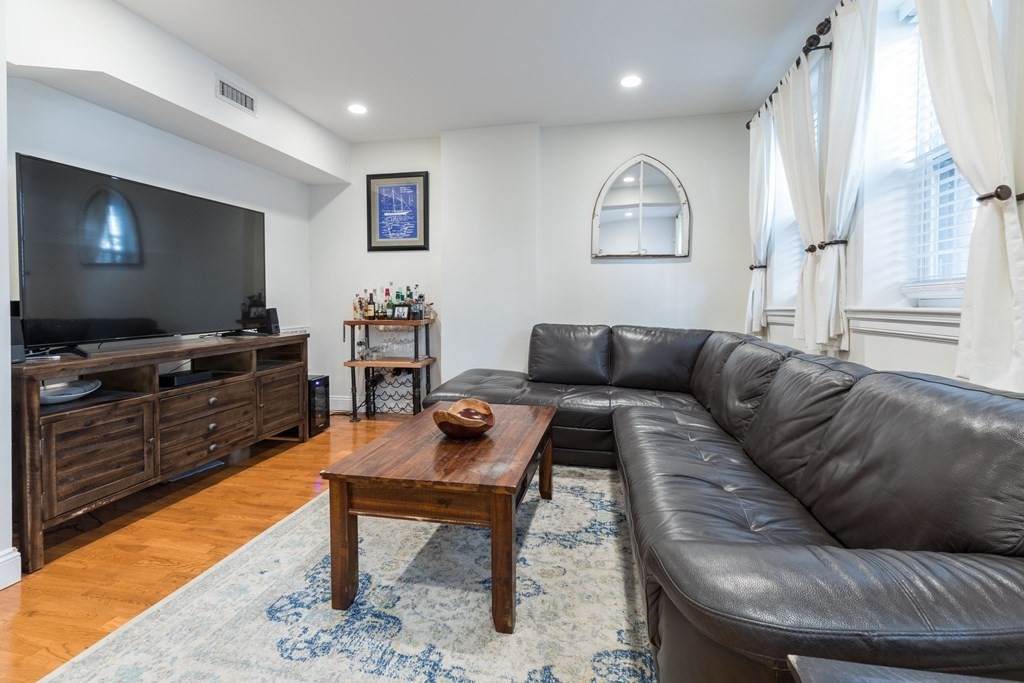 15 Garrison St - Photo 1