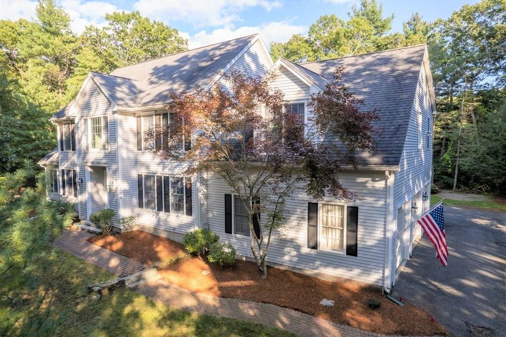 164 Seekonk Street - Photo 1