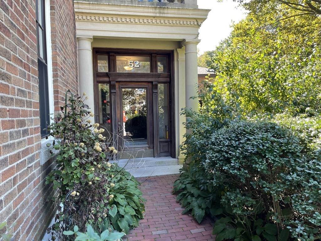 52 Summit Avenue - Photo 1