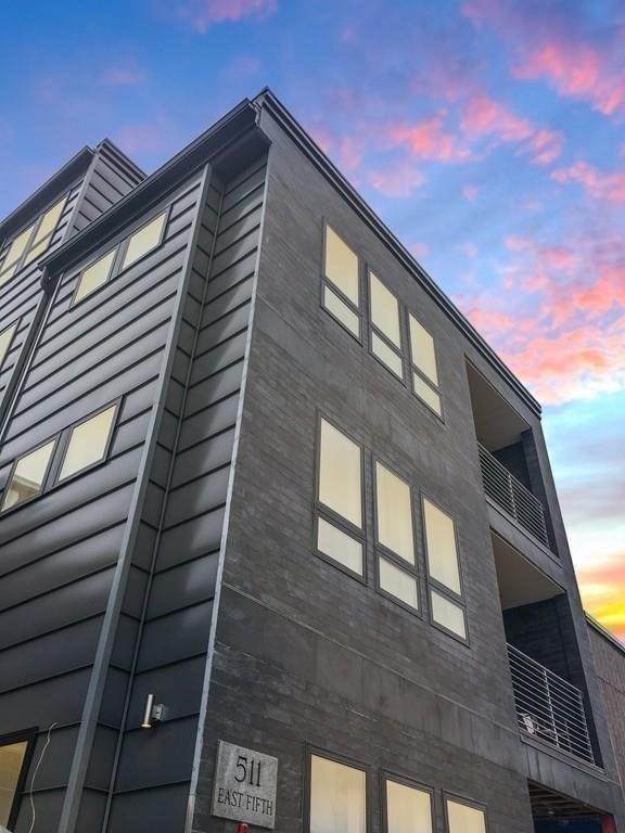511 E 5Th St - Photo 1