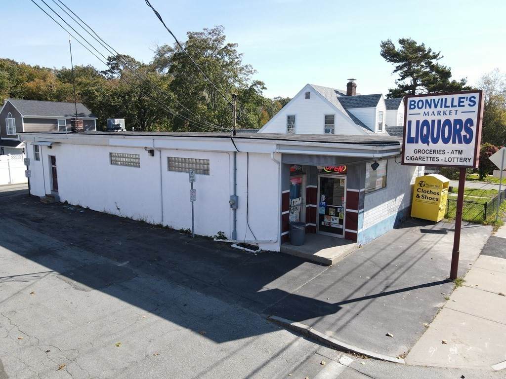 142 S Main St - Photo 1