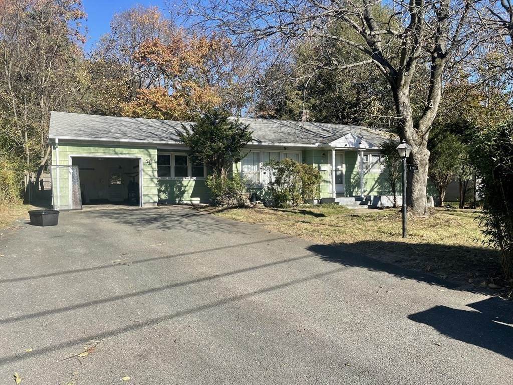 141 Bremen St - Photo 1