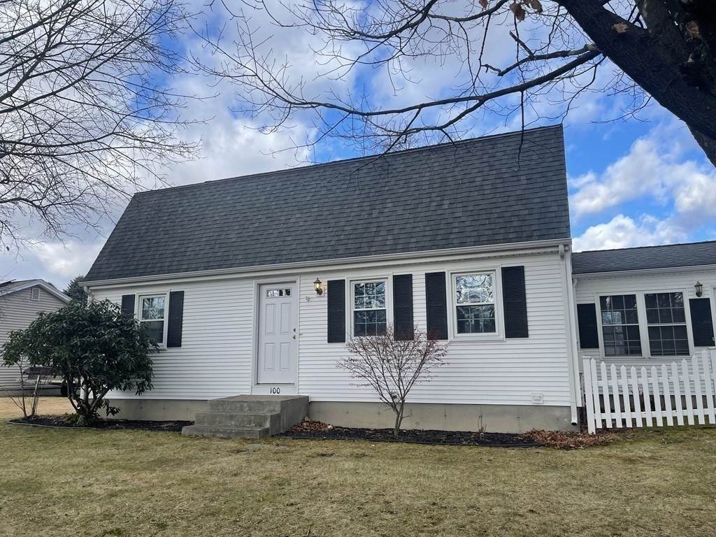 100 Columbia Dr - Photo 1
