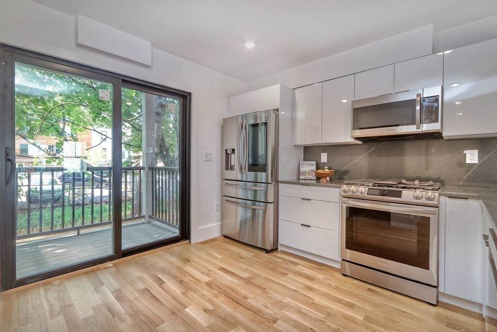 4 Everett Place - Photo 1