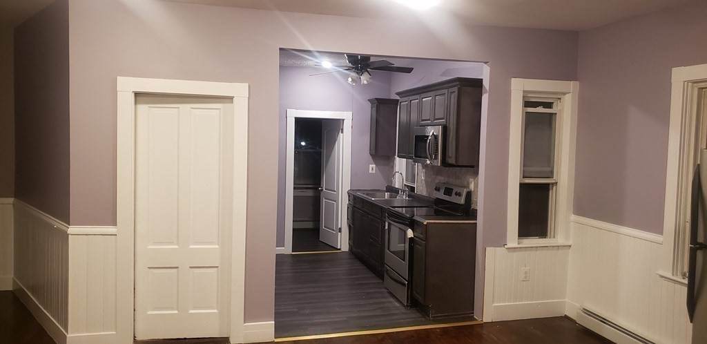 566 Bay St - Photo 1