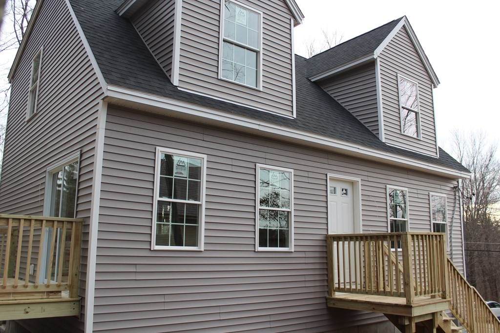 414 Ashburnham St - Photo 1