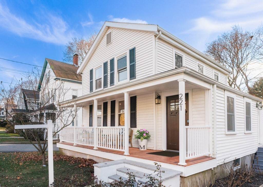 221 Thacher St - Photo 1
