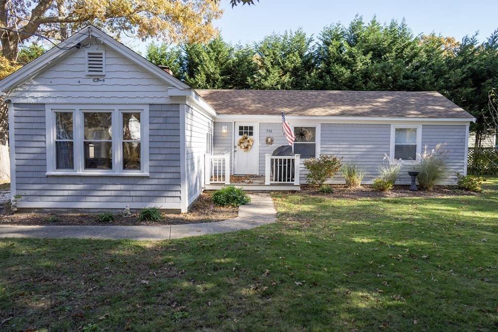 576 Strawberry Hill Rd - Photo 1