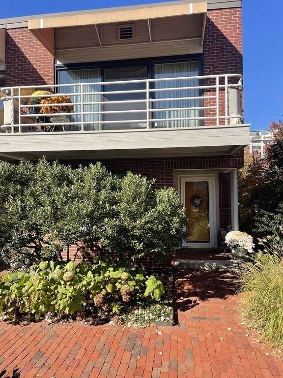 17 Shipway Place - Photo 1