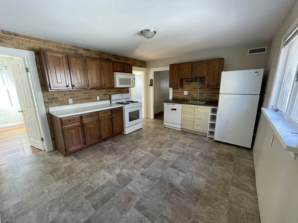 92 Yorktown - Photo 1