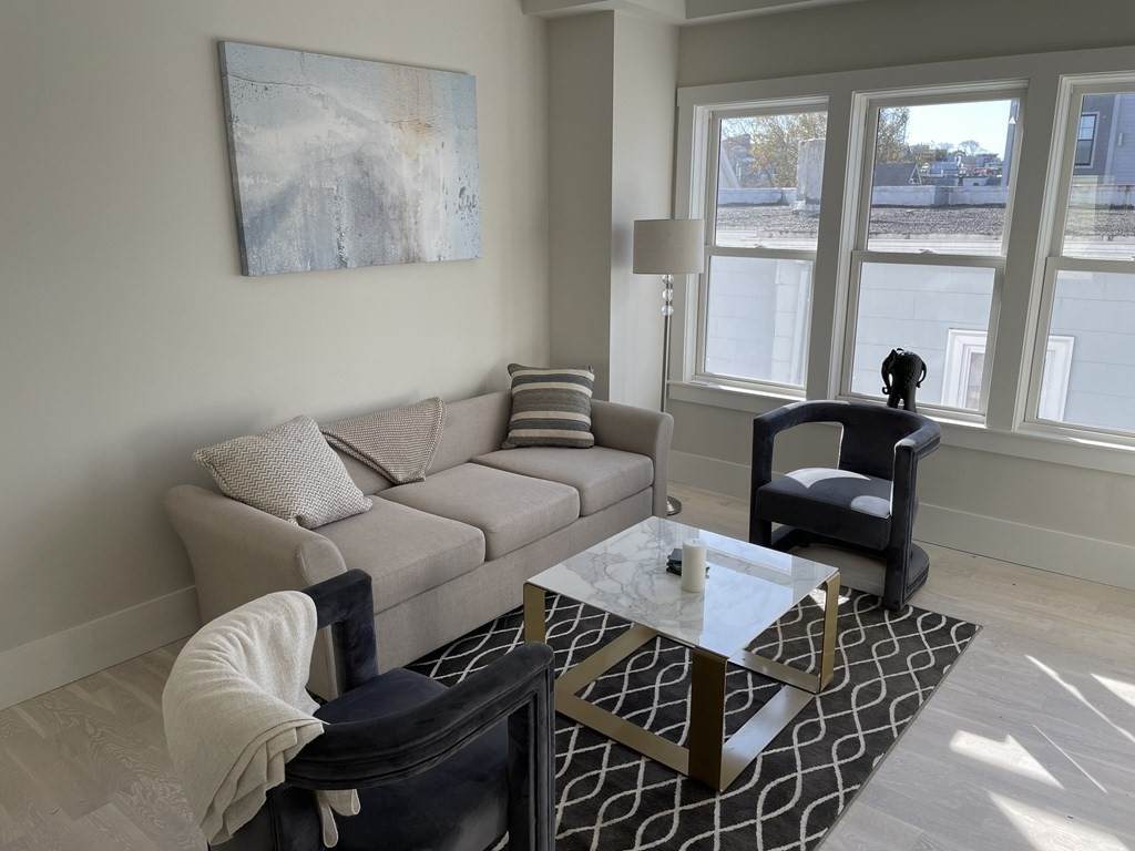 52 Spencer Ave - Photo 1