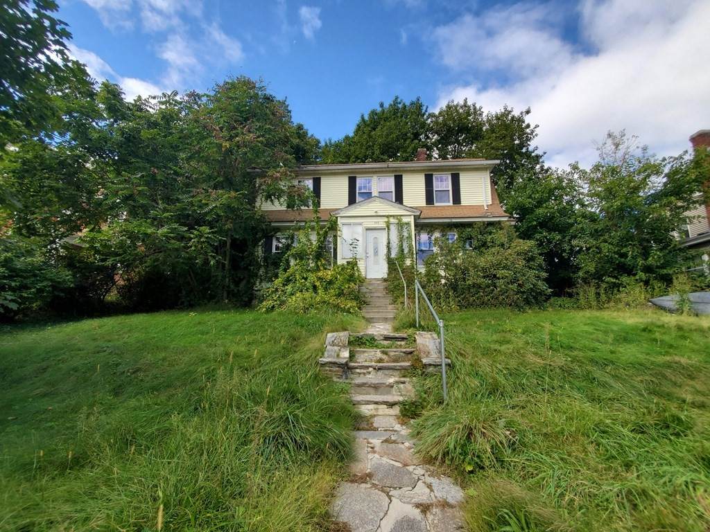399 May St - Photo 1