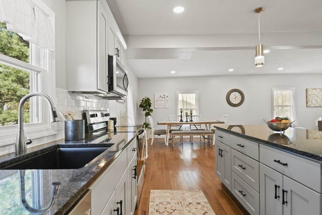 322 Main St - Photo 1