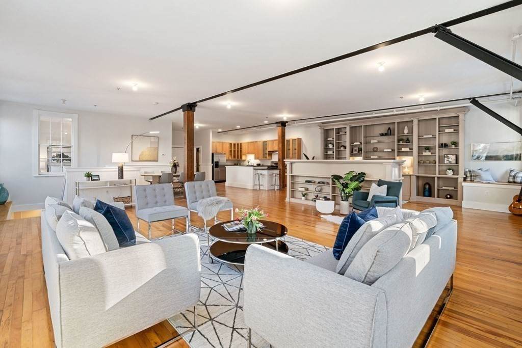 4 Howard St - Photo 1