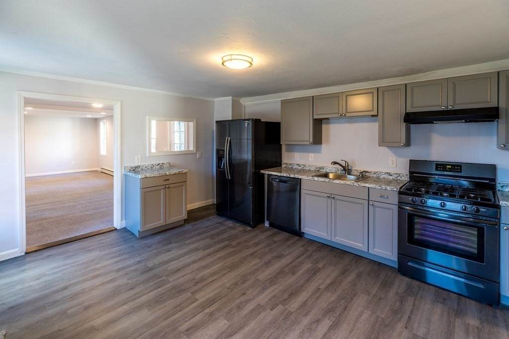 27 Mulberry St - Photo 1