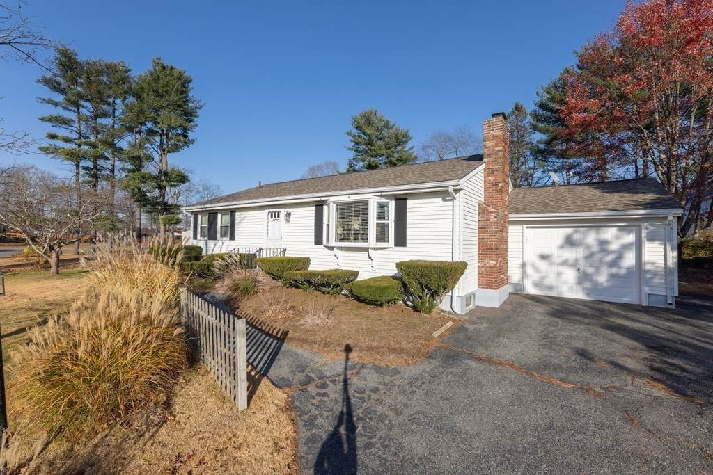 18 Erin Dr - Photo 1