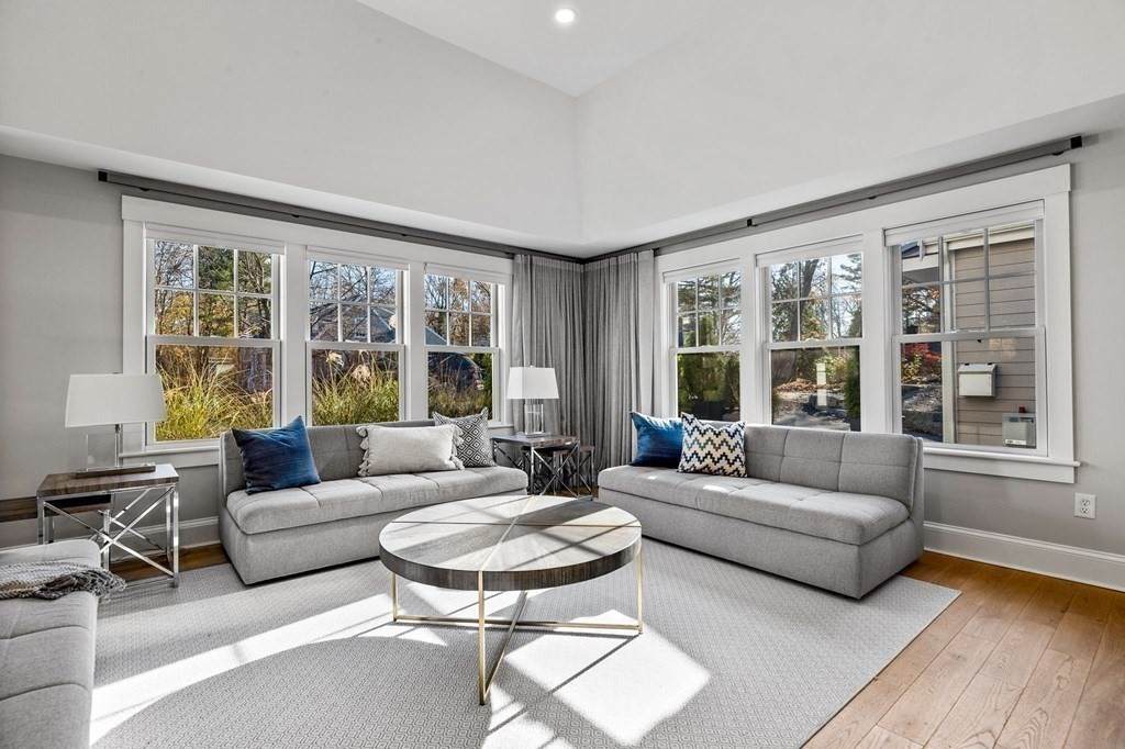 5 Smith Way - Photo 1