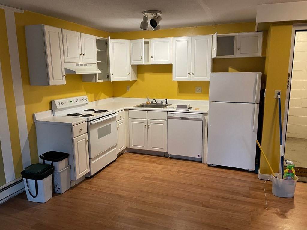 1691 Cambridge Street - Photo 1