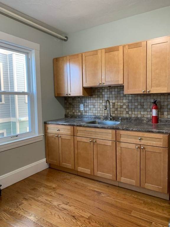 22 Crowell St - Photo 1
