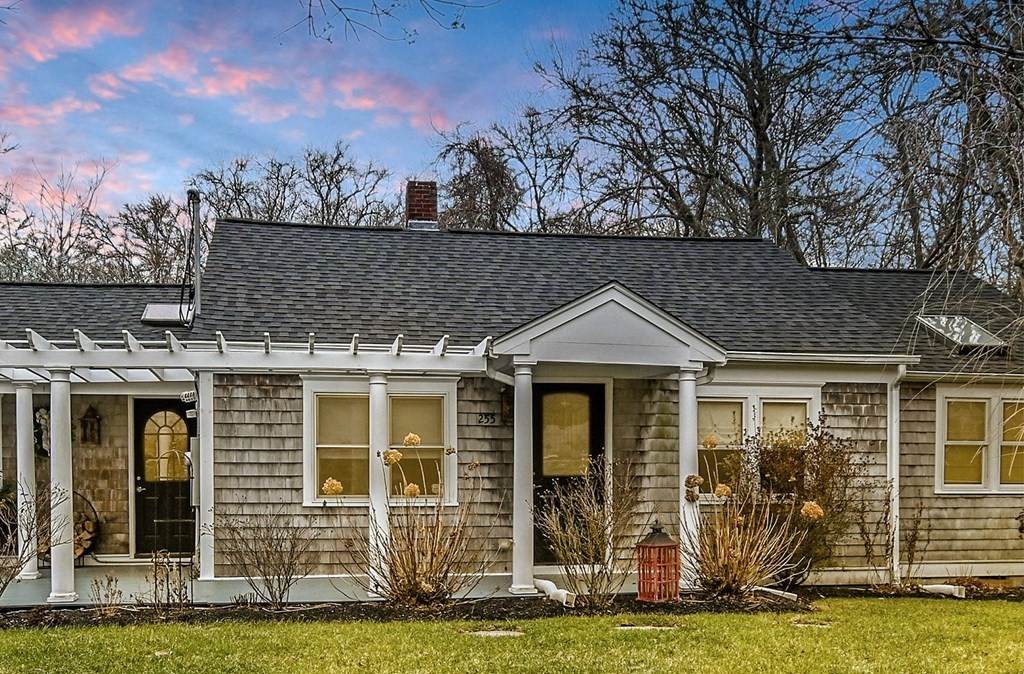 255 Horseneck Rd - Photo 1