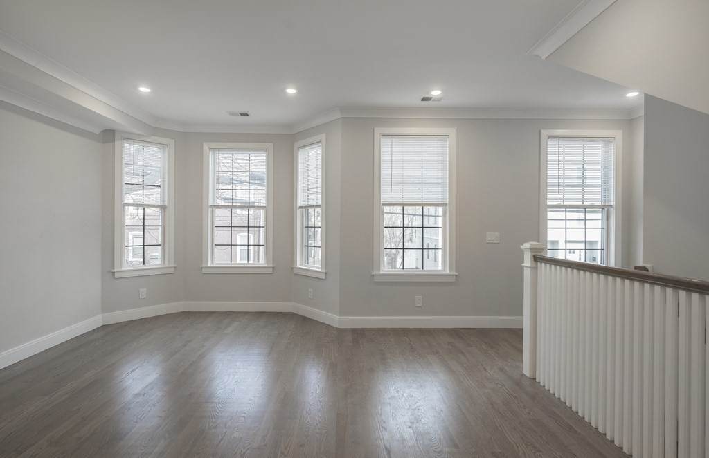 54 Mansfield - Photo 1