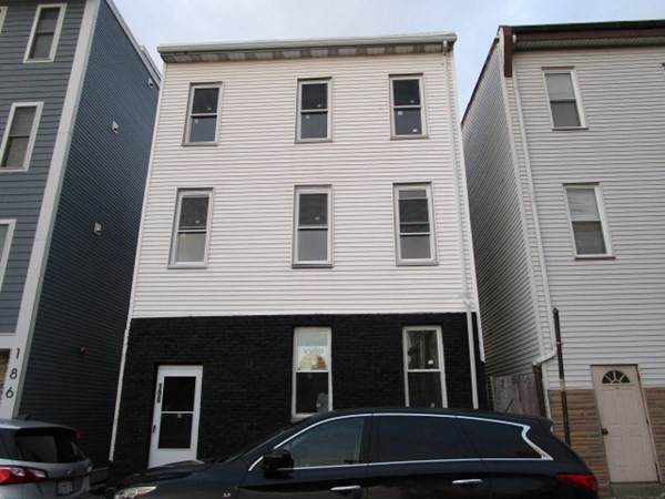190 Paris Street - Photo 1