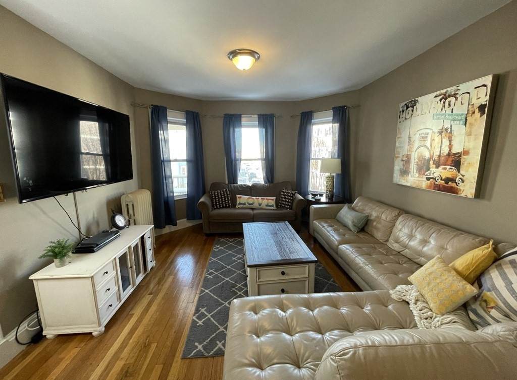51 Whitten St - Photo 1